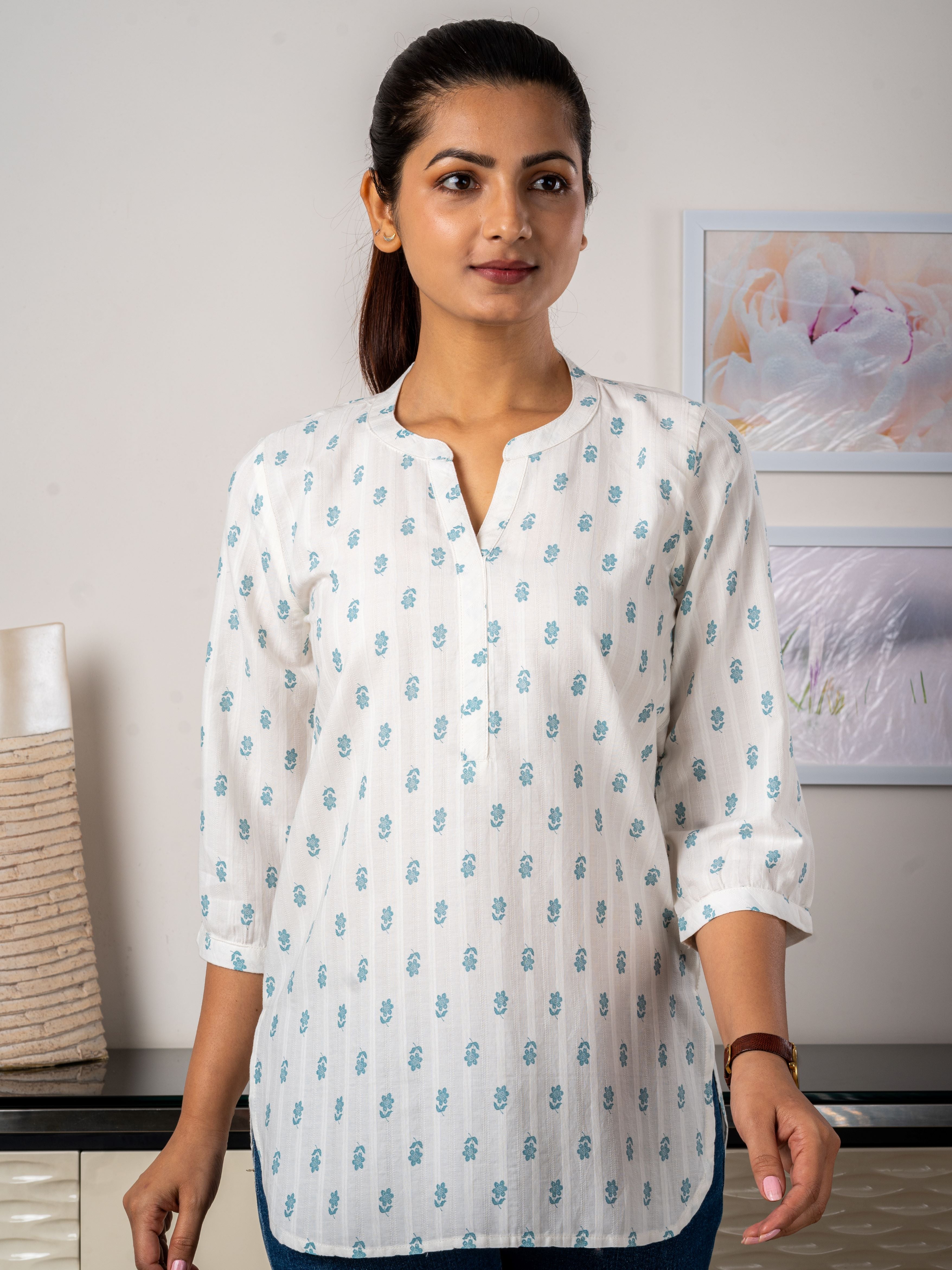 Women's Top in Green Floral Print - Front 3