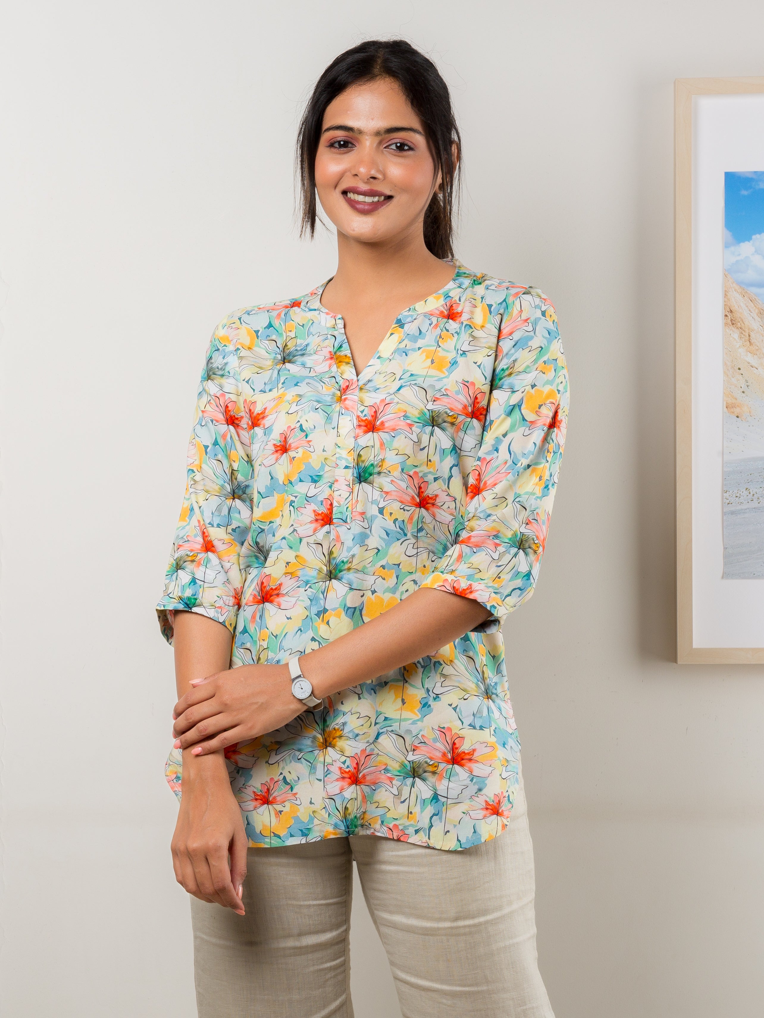 Women's Tunic in Multicolor Floral Print - Front