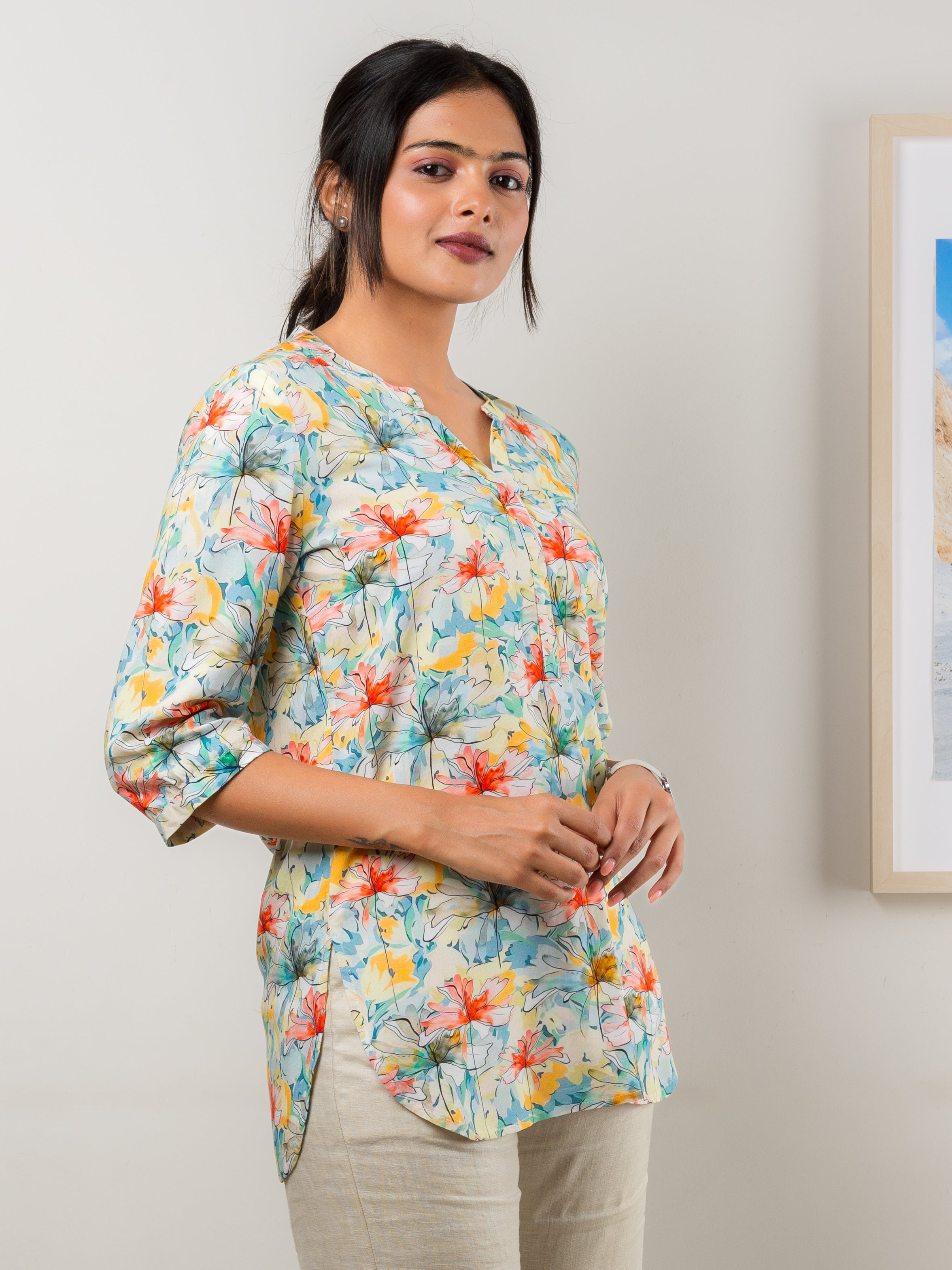 Women's Tunic in Multicolor Floral Print - Side