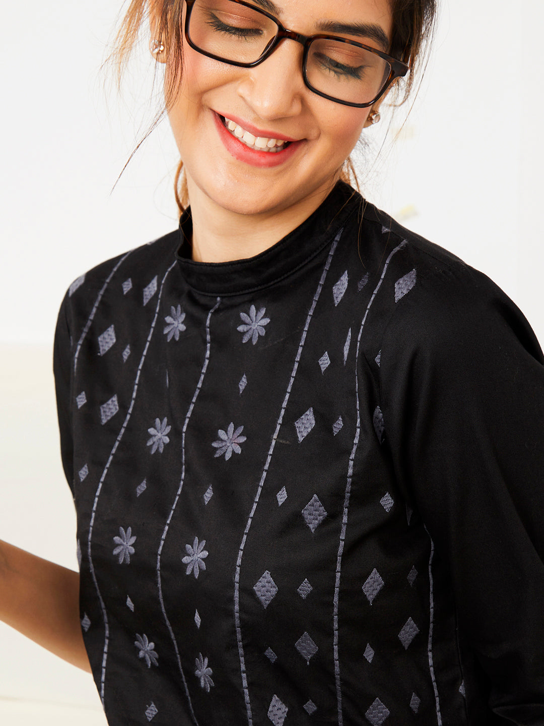 Women's Cotton Top in Black & White - Close up