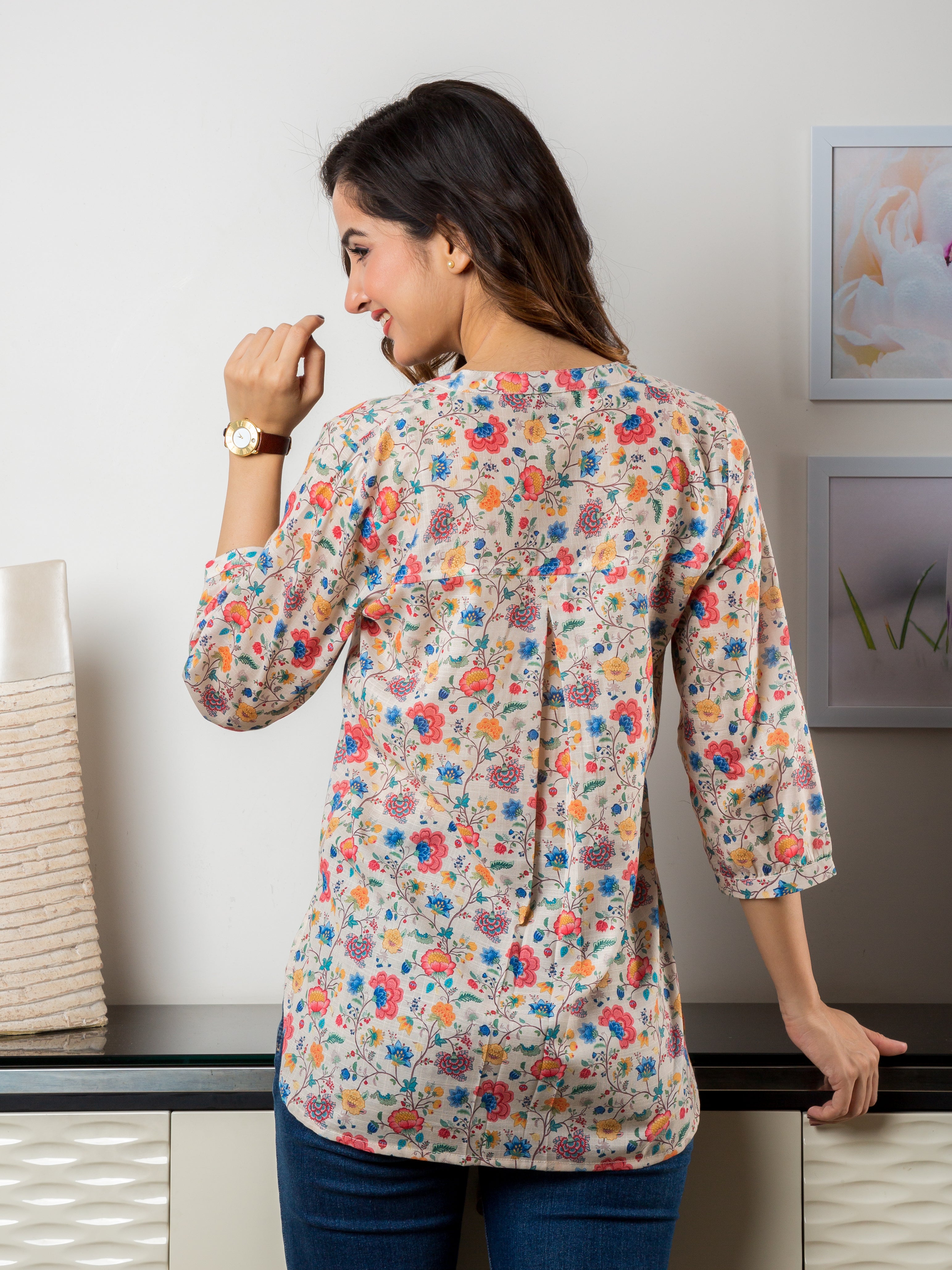 Women's Top in Multicolor Floral Print - Back
